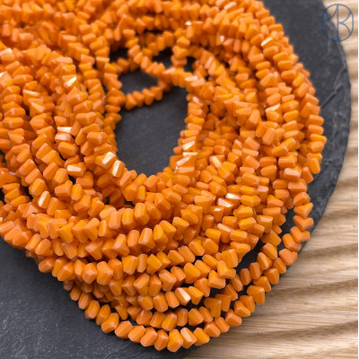 Чешское стекло №202 4,5 мм треугольник