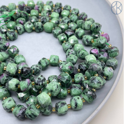 Цоизит куб огранка 10 мм Цоизит куб огранка 10 мм