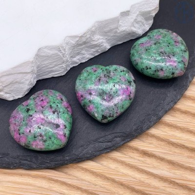 Цоизит сердце ~ 2 см