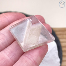 Горный хрусталь пирамида ~ 2,5х2,5 см