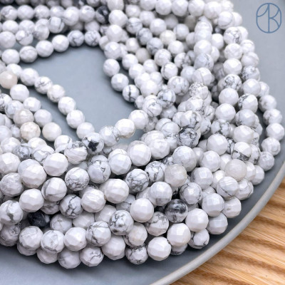 Говлит (магнезит) крупная огранка 8 мм (64 грани)