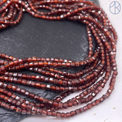 Гранат коричневый куб огранка 2 мм