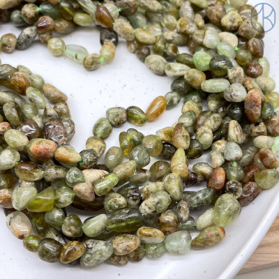 Гранат зеленый (гроссуляр) галтовка 8-11 мм