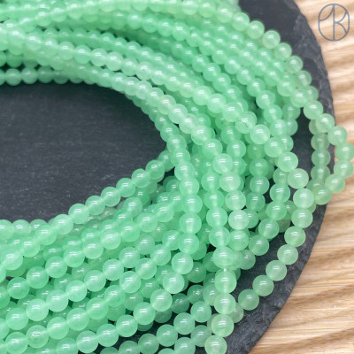 Халцедон светло-зеленый тонированный 4 мм