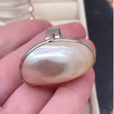 Кольцо белый перламутр, цвет серебро