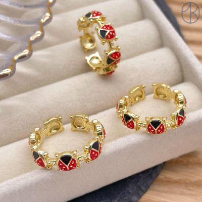 Кольцо Божья коровка цвет золото 