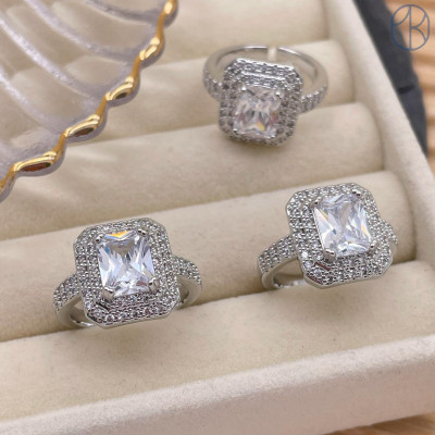 Кольцо циркон цвет серебро 