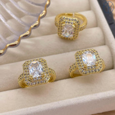 Кольцо циркон цвет золото 