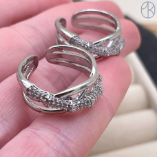 Кольцо цирконы, цвет серебро 