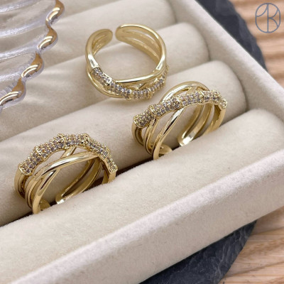 Кольцо цирконы, цвет золото 