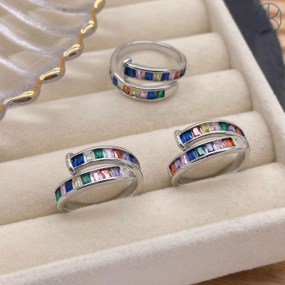 Кольцо цирконы микс цвет серебро 