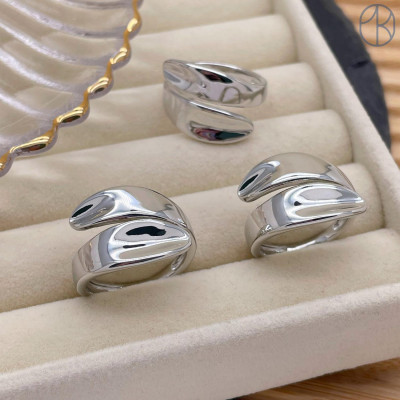 Кольцо цвет серебро 