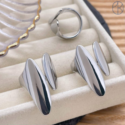 Кольцо цвет серебро 