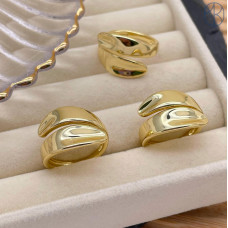 Кольцо цвет золото 