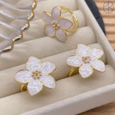 Кольцо цветок цвет золото 