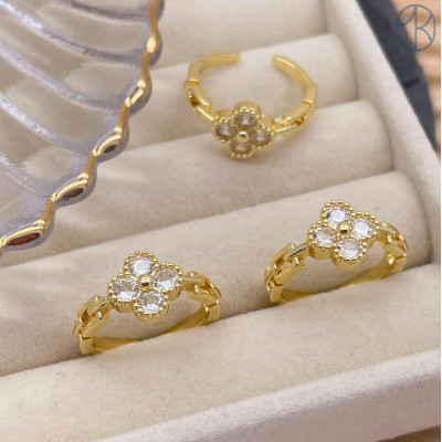 Кольцо клевер цирконы цвет золото 