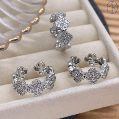 Кольцо клевер цвет серебро 