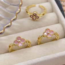 Кольцо клевер розовые цирконы цвет золото 