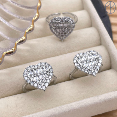 Кольцо сердце цирконы цвет серебро 