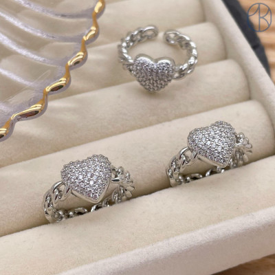 Кольцо сердце цирконы цвет серебро  