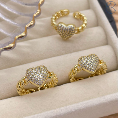 Кольцо сердце цирконы цвет золото  