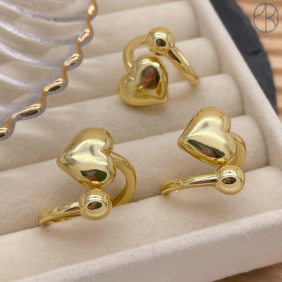 Кольцо сердце цвет золото 