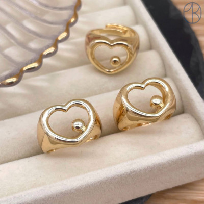 Кольцо сердце цвет золото