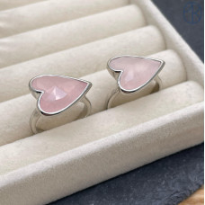 Кольцо сердце розовый кварц, цвет серебро
