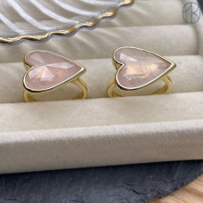 Кольцо сердце розовый кварц цвет золото