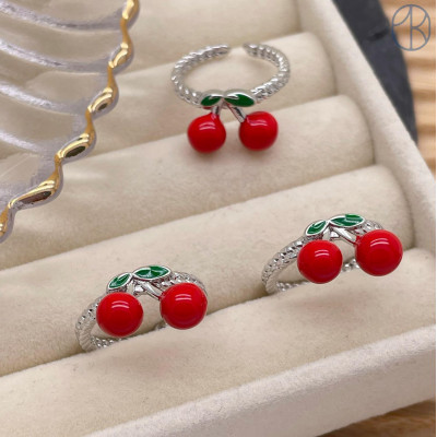 Кольцо вишня цвет серебро 