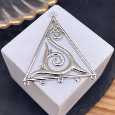 Коннектор национальный №16, цвет серебро 40 мм