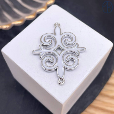 Коннектор национальный №42, цвет серебро 33 мм