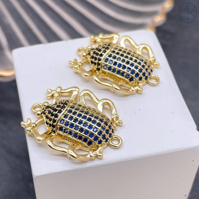 Коннектор жук цирконы, цвет золото 23х18 мм