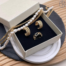 Коробка Бежевая фактурная полосы 9x9x3 см