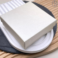 Коробка Бежевая фактурная полосы 9x9x3 см