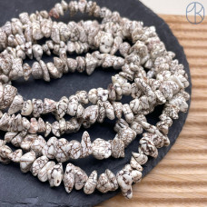 Крошка Говлит (магнезит) бежевый ширина бусин ~ 7-11 мм