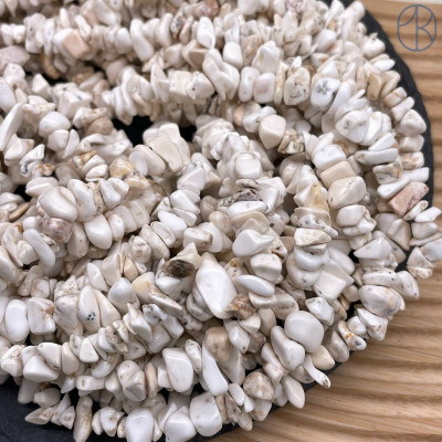 Крошка Говлит (магнезит) ширина бусин ~ 5-8 мм