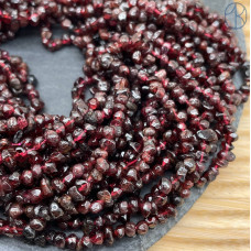 Крошка Гранат ширина бусин ~ 3-5 мм