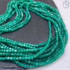 Кварц темно-зеленый тонированный куб огранка №4 2 мм Кварц темно-зеленый тонированный куб огранка №4 2 мм