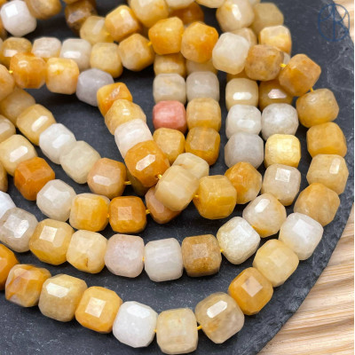 Кварц темно-желтый тонированный куб 8 мм