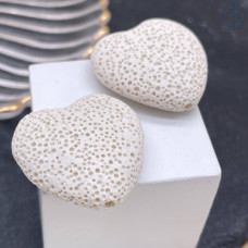 Лава Вулканическая белая сердце 28 мм