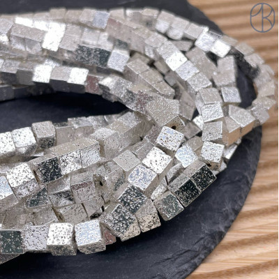 Лава Вулканическая куб с покрытием светлое серебро 6  мм