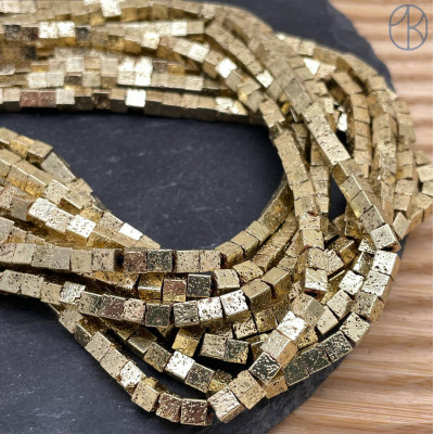 Лава Вулканическая куб с покрытием темное золото 4 мм