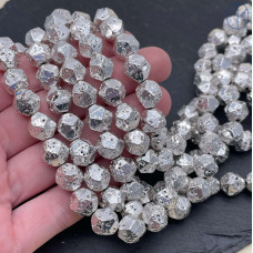 Лава Вулканическая огранка светлое серебро 10 мм