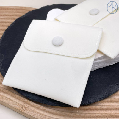 Мешочки с кнопкой бархатные кремовые 10х10см уп. 2шт