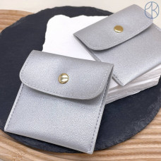 Мешочки с кнопкой экокожа серые 8х8см уп. 2шт