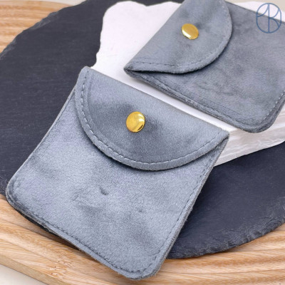 Мешочки с кнопкой велюр серые 8х8см уп. 2шт