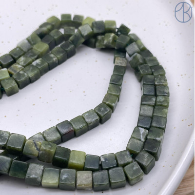 Нефрит канадский фриформ куб 6 мм