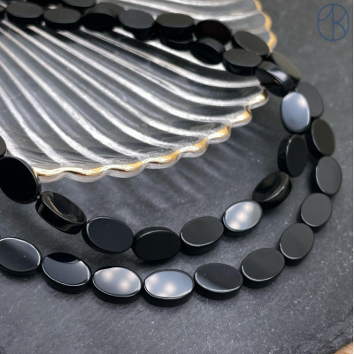 Оникс черный овал 12х8 мм 