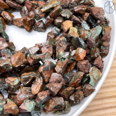 Опал зеленый куски ~ 8-15 мм